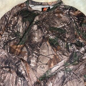 Pursuit Gear Camo size medium men’s Long Sleeve Shirt